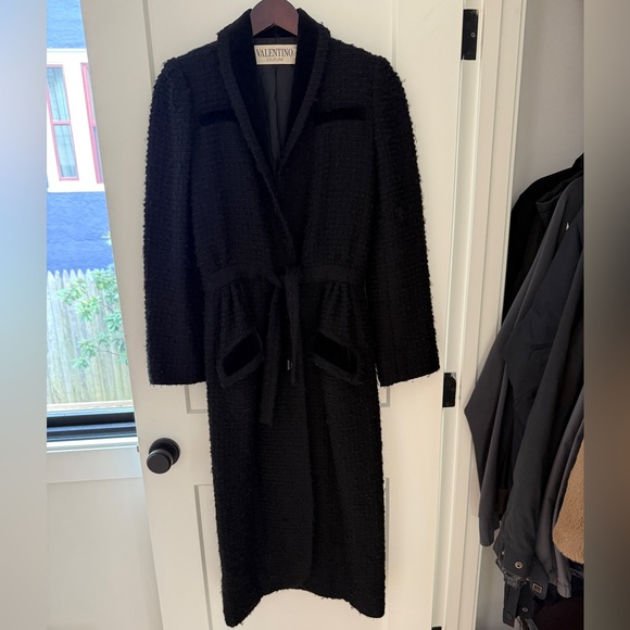 Vintage Valentino Couture Tweed Black Coat with Velvet Details - Picture 2 of 6